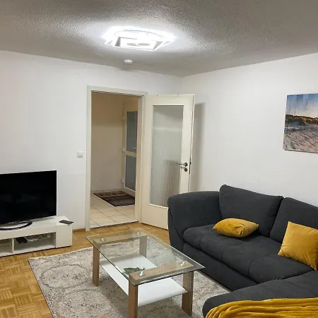 Ruhige Ferienwohnung Mit Schoener Terrasse