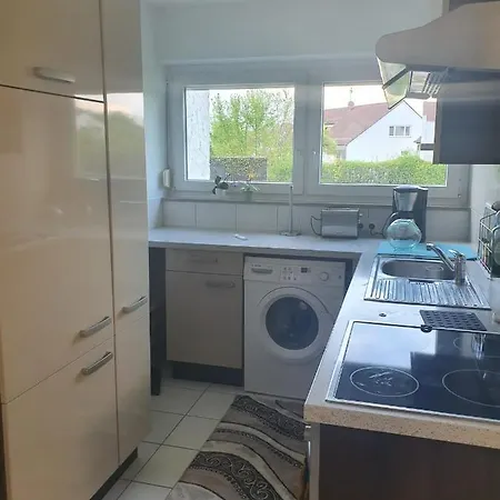 Ruhige Ferienwohnung Mit Schoener Terrasse Tybinga